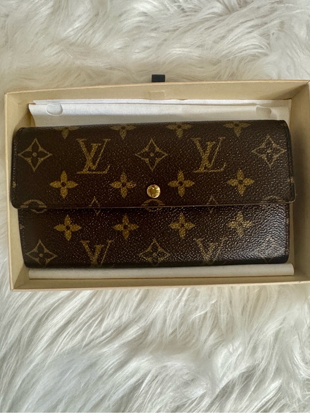 Authentic Louis Vuitton Monogram Sarah Long Wallet